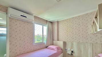 Apartment | Desk, soundproofing, WiFi (free)