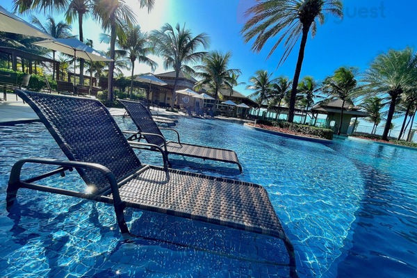 2 outdoor pools
