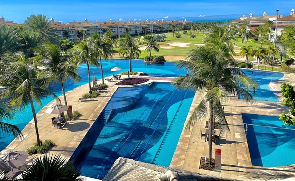 2 piscinas al aire libre