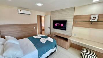 Apartamento superluxo | Escrivaninha, quartos à prova de som, Wi-Fi de cortesia