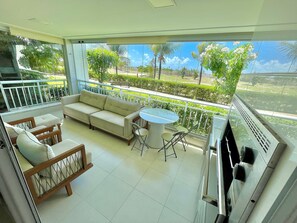 Design Apartment | Living area | Flat-screen TV