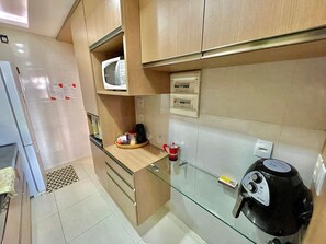 Căn hộ Cao cấp | Bếp riêng | Tủ lạnh, lò vi sóng, lò nướng, máy xay thực phẩm 