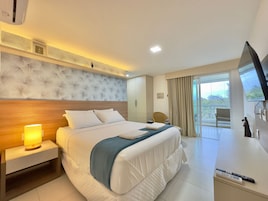 Apartamento premium | Escrivaninha, quartos à prova de som, Wi-Fi de cortesia