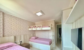 Apartment | Desk, soundproofing, free WiFi