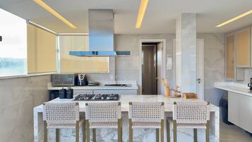 Apartment | Private kitchen | Fridge, microwave, oven, blender