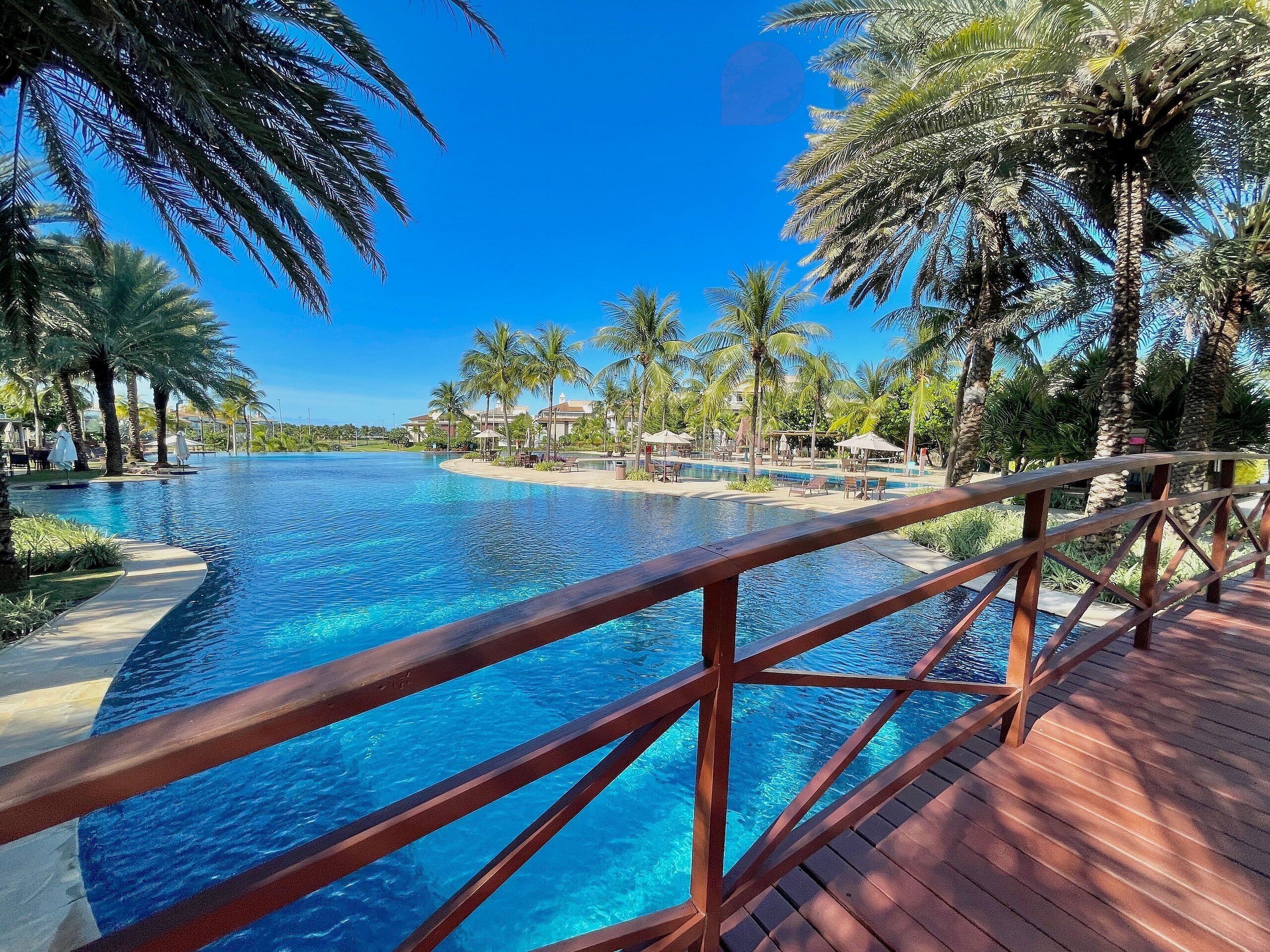 2 outdoor pools