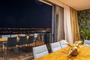 Outdoor dining - Dalmatian Oasis Luxury Villa (Kaštel Lukšić)