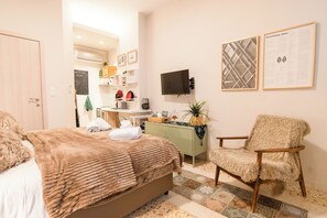 1 bedroom, in-room safe, desk, iron/ironing board