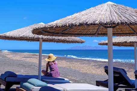 Fachada. Athiri Luxury Suites Perivolos