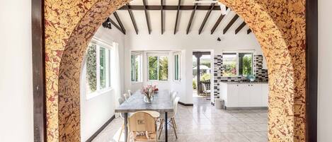 تناول الطعام