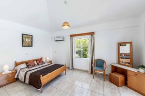 3 bedrooms, WiFi, bed sheets - Villa Chara Mari - Three Bedroom Villa, Sleeps 5 (Latchi)