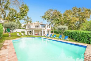 Pool - Villa Elviria Sol - Six Bedroom Villa, Sleeps 12 (Marbella)