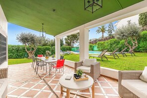 Outdoor dining - Villa Elviria Sol - Six Bedroom Villa, Sleeps 12 (Marbella)