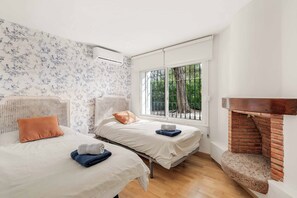 7 bedrooms, desk, WiFi, bed sheets - Villa Elviria Sol - Six Bedroom Villa, Sleeps 12 (Marbella)