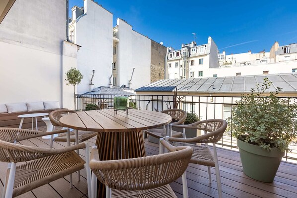 Outdoor dining - Sweett | Montmartre 2 (Paris)