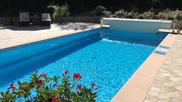 Piscine extérieure, piscine chauffée