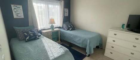 3 Schlafzimmer, Schreibtisch, Reisekinderbett, WLAN