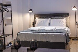 1 bedroom, in-room safe, iron/ironing board, free WiFi - Black suites (Chania)