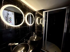 Bathroom - soho london suite (London)