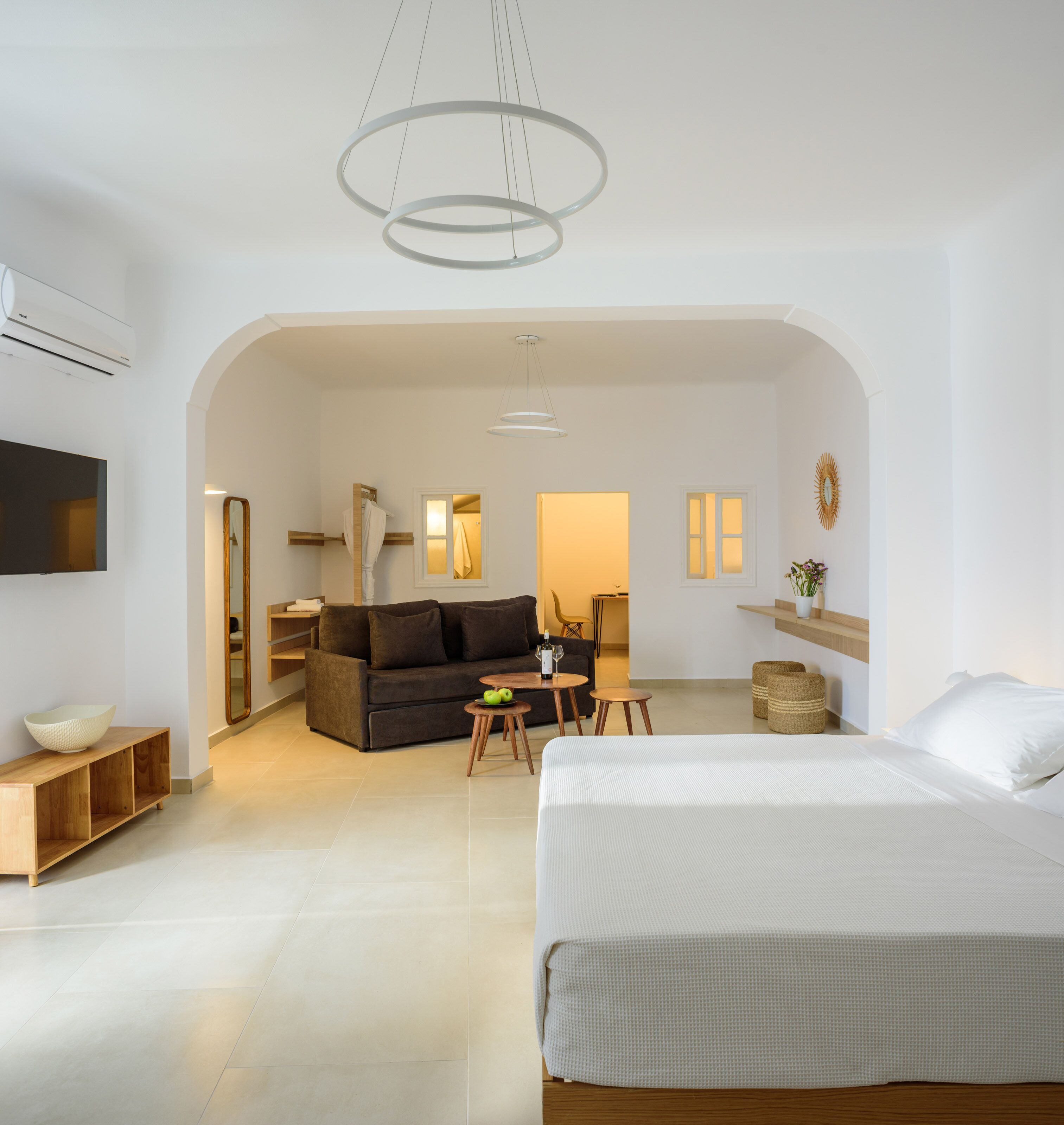 Honeymoon Suite with Indoor Plunge Pool and Caldera View | 1 Schlafzimmer, Zimmersafe, kostenloses WLAN