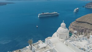 Exterior - Anemos Family Suites (Santorini)