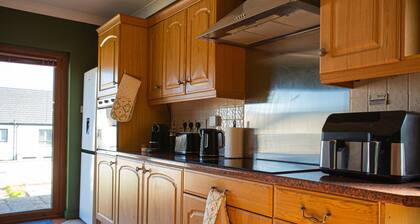 The Heather Dew, Portstewart. Boutique home, 5 minutes walk from the promenade.
