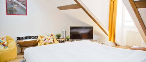 1 bedroom, iron/ironing board, WiFi, bed sheets