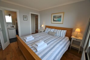 4 Schlafzimmer, Bügeleisen/Bügelbrett, kostenloses WLAN, Bettwäsche