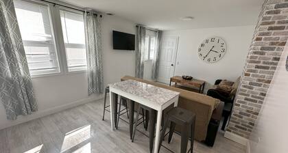 Cozy Private Apartment Just a Short Stroll frm Milan Puskar Stadium & WVU Campus