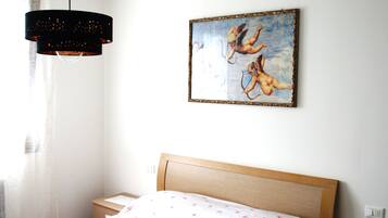 1 camera, una scrivania, ferro/asse da stiro, Wi-Fi gratuito