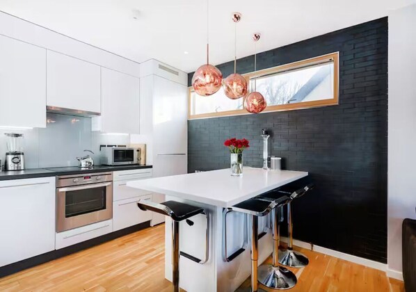 Fridge, microwave, oven, dishwasher