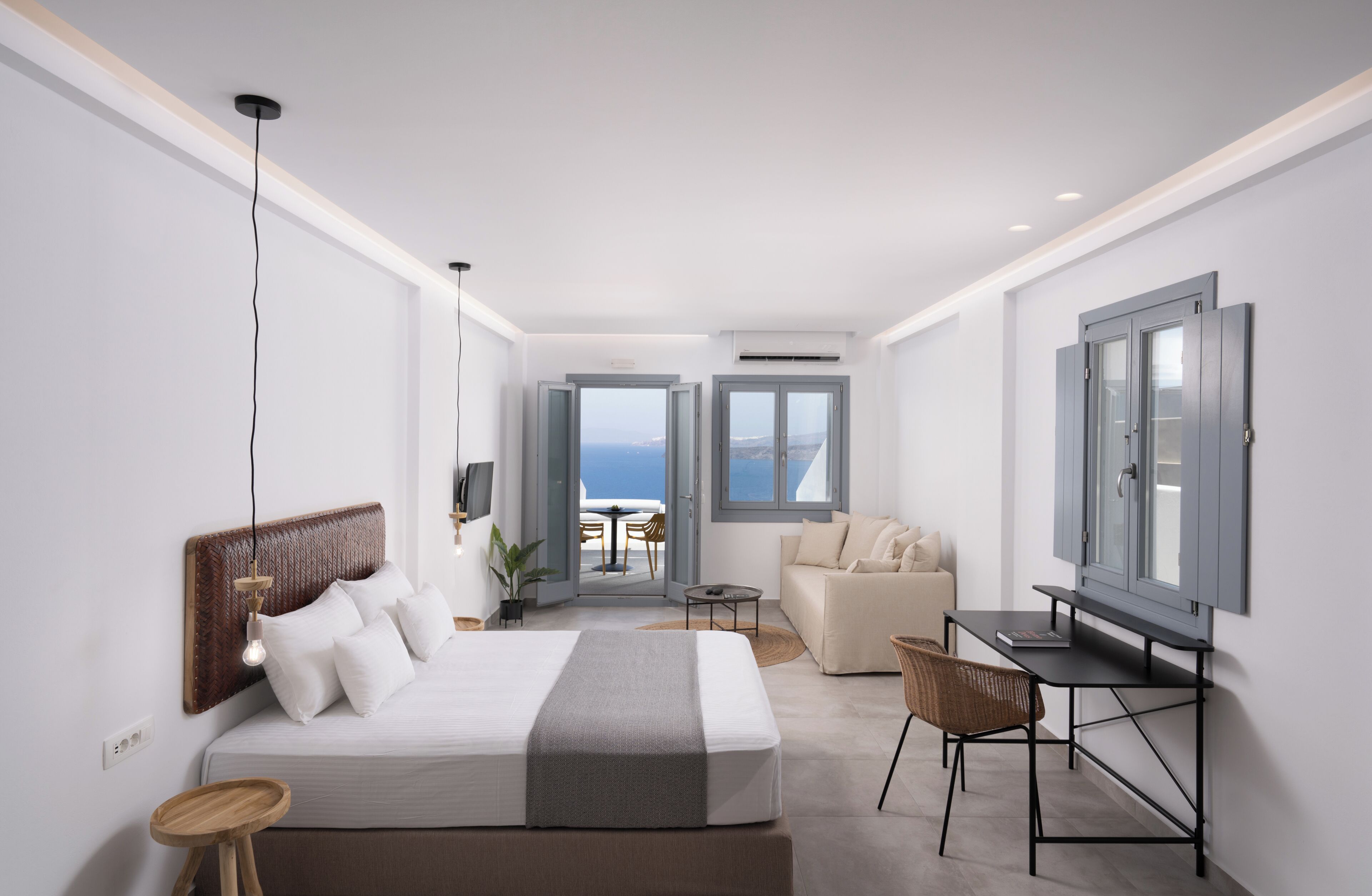 Deluxe Suite with Outdoor Mini Plunge Pool and Caldera View | Chambres insonorisées, Wi-Fi gratuit