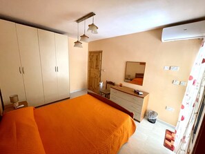 3 chambres, bureau, fer et planche à repasser, Wi-Fi gratuit