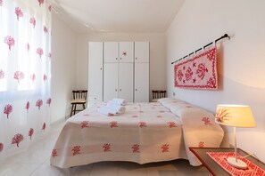 2 bedrooms, iron/ironing board, travel cot, WiFi - La Lampara - Panoramic House 4 Km from Pelosa Beach (Stintino)