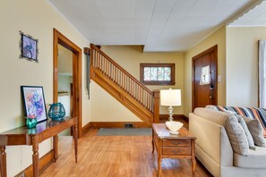 TV - ~ 8 Mi From Canalside! Buffalo Vacation Rental (Buffalo)