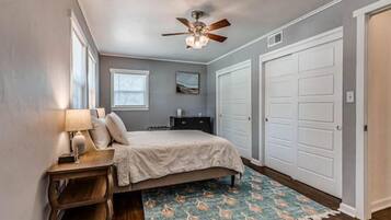 4 Schlafzimmer, Reisekinderbett, WLAN, Bettwäsche