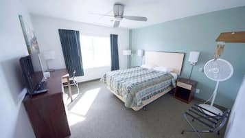 1 bedroom, desk, WiFi, bed sheets