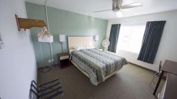 1 bedroom, desk, WiFi, bed sheets