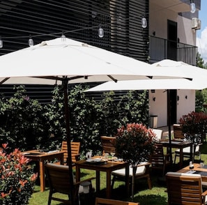 Studio | Outdoor dining - Charming 1-0 Studio in Kotor-kavac With Pool & Spa (Kotor)