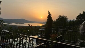Studio | Property grounds - Charming 1-0 Studio in Kotor-kavac With Pool & Spa (Kotor)