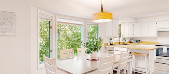 Private Bella Vista home near Bike Trails, Golf Courses, shops & scenic views