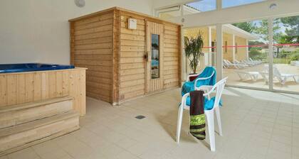 Maison Pour 4 Personnes Avec Piscine, Jacuzzi et Sauna