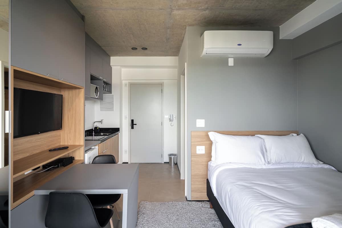 1 bedroom, desk, laptop workspace, free WiFi