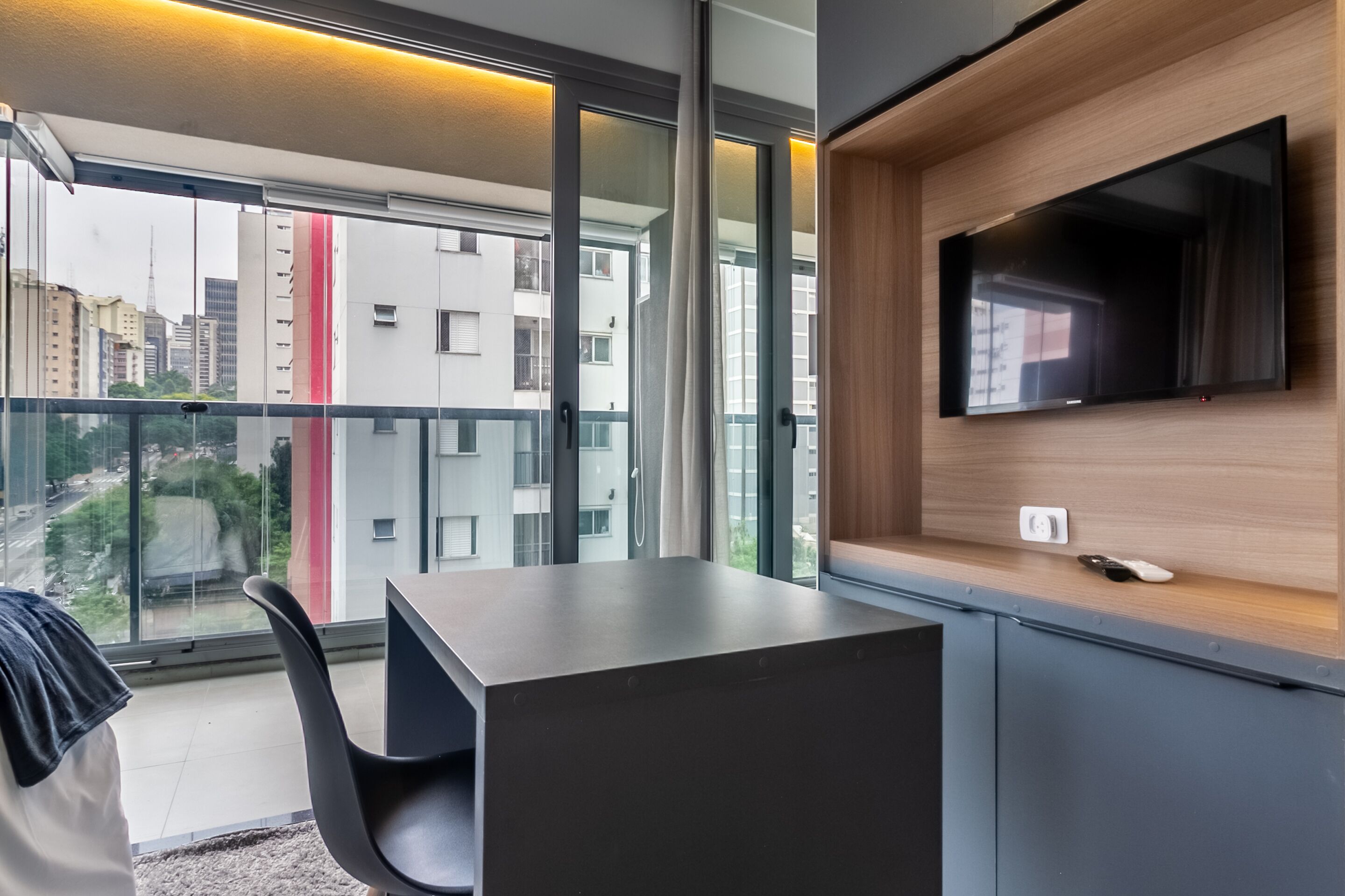 Estúdio exclusivo (DESATIVADO) | Área de estar | Smart TV 32 polegadas com canais digitais