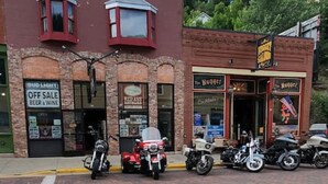 Unclassified image, 5 of 21, button - Nugget Suite - Main Street (Deadwood)