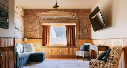 Nugget Suite - Main Street