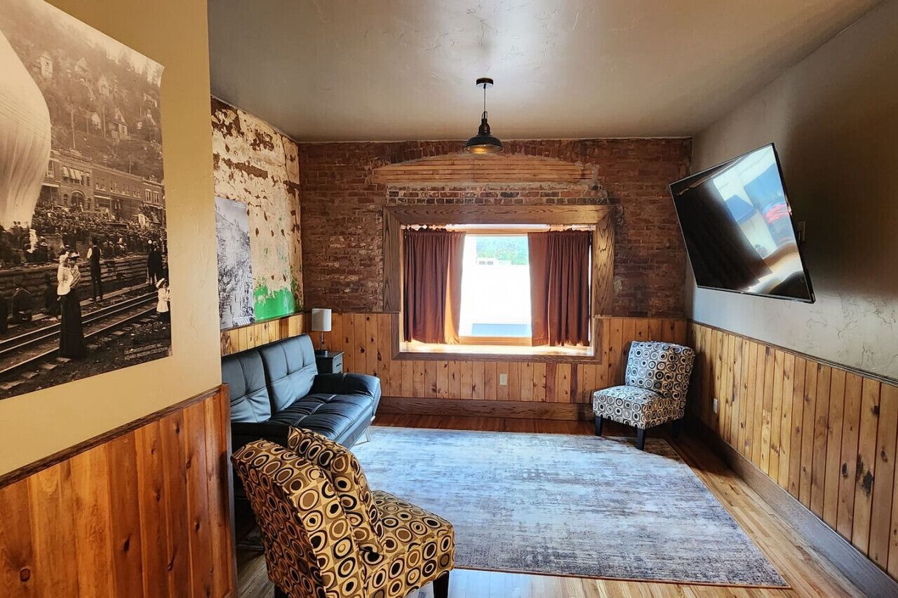 Nugget Suite - Main Street - Deadwood, SD