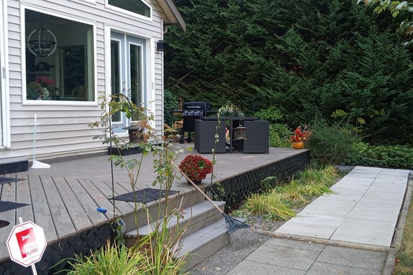 rear deck, hot tub to the left