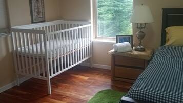 6 Schlafzimmer, BĂŒgeleisen/BĂŒgelbrett, Reisekinderbett, kostenloses WLAN