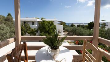 Standard Double Room, 1 Bedroom, Partial Sea View | Balcony